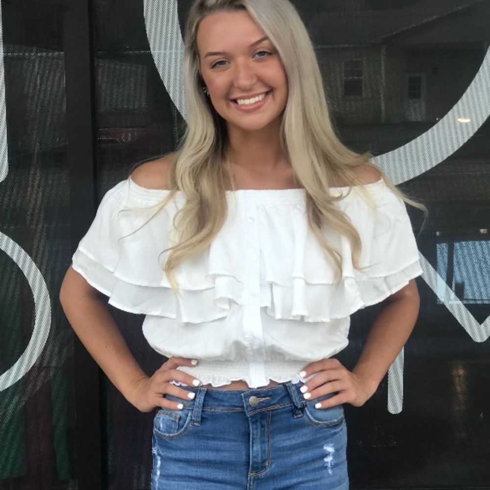 •White Crop Top•